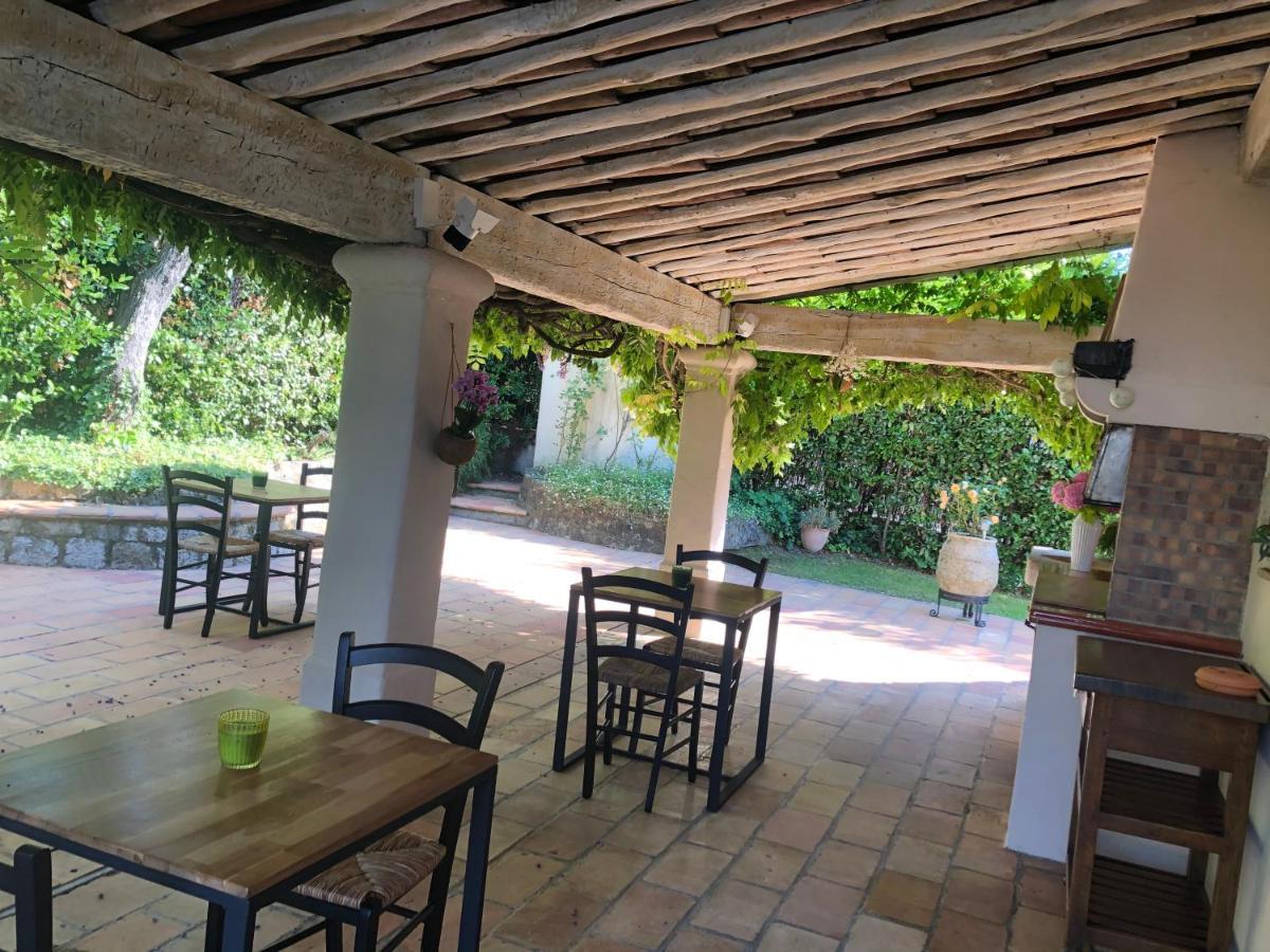 Le Mas De La Source Bed and Breakfast Mougins Exteriör bild