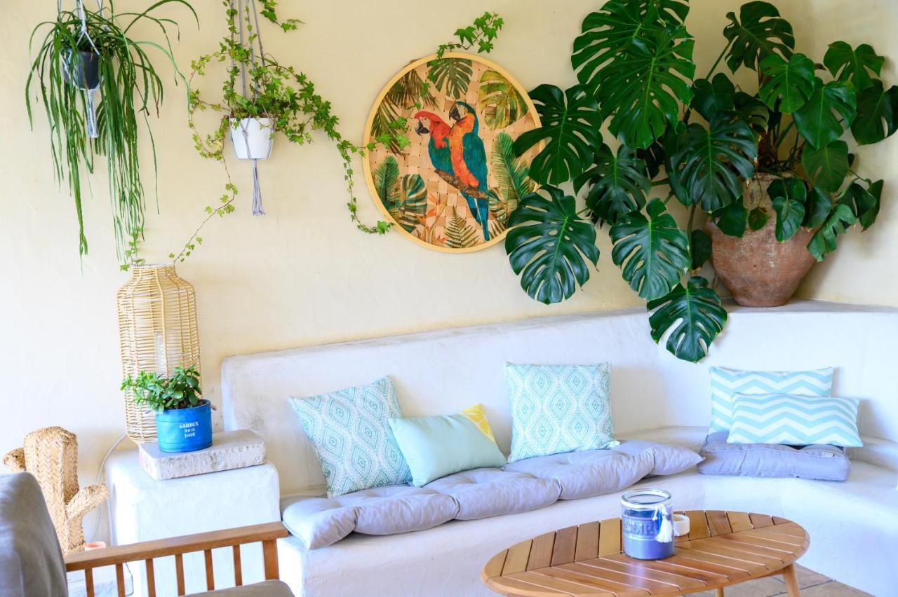 Le Mas De La Source Bed and Breakfast Mougins Exteriör bild
