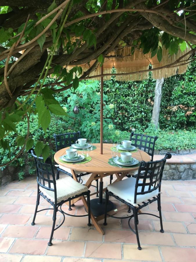 Le Mas De La Source Bed and Breakfast Mougins Exteriör bild