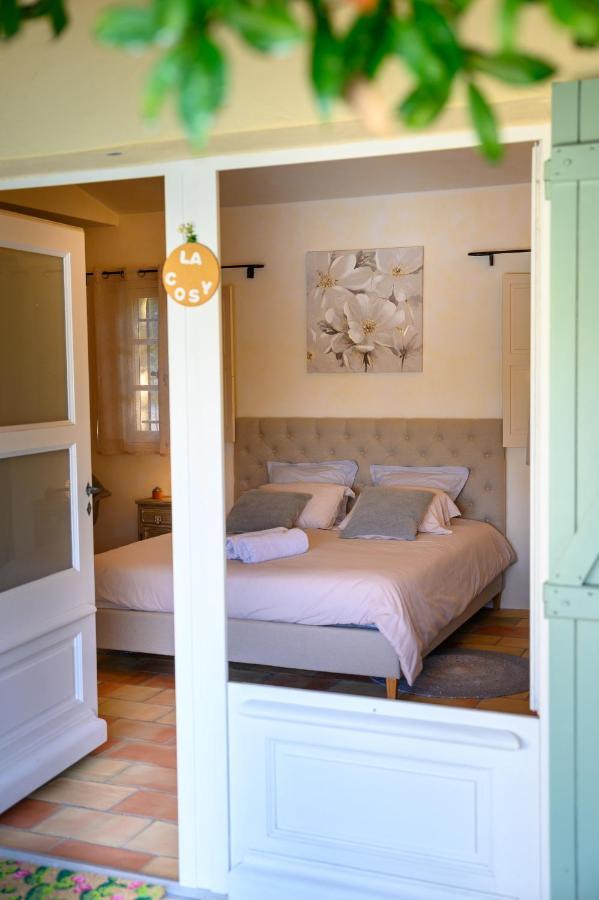 Le Mas De La Source Bed and Breakfast Mougins Exteriör bild