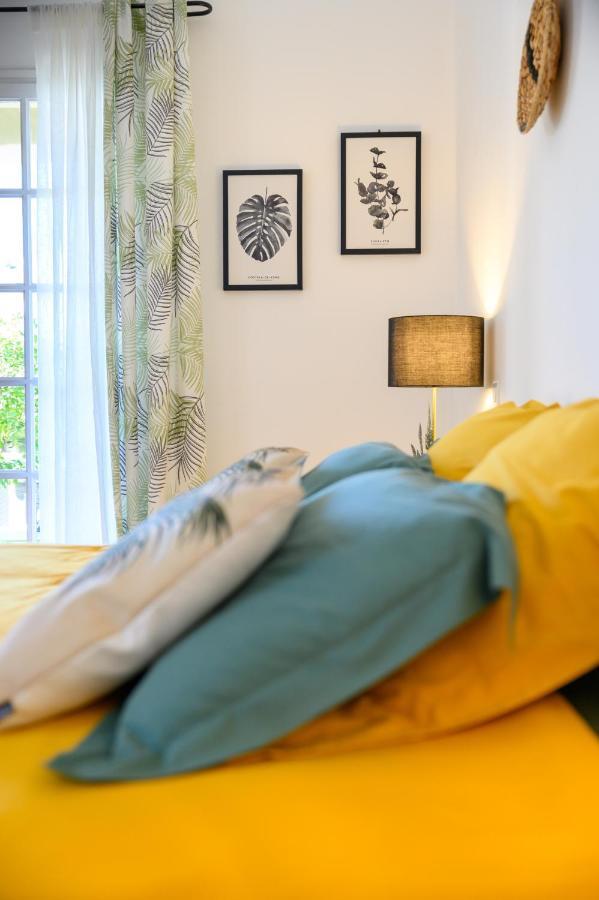 Le Mas De La Source Bed and Breakfast Mougins Exteriör bild