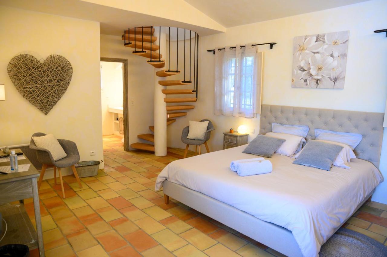 Le Mas De La Source Bed and Breakfast Mougins Exteriör bild