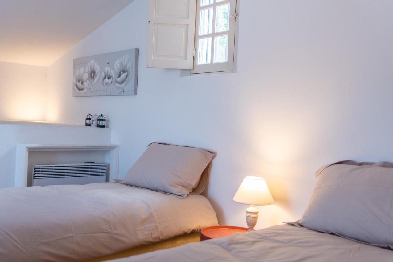Le Mas De La Source Bed and Breakfast Mougins Exteriör bild